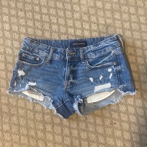 Aeropostale Low rise jean shorts Size 0